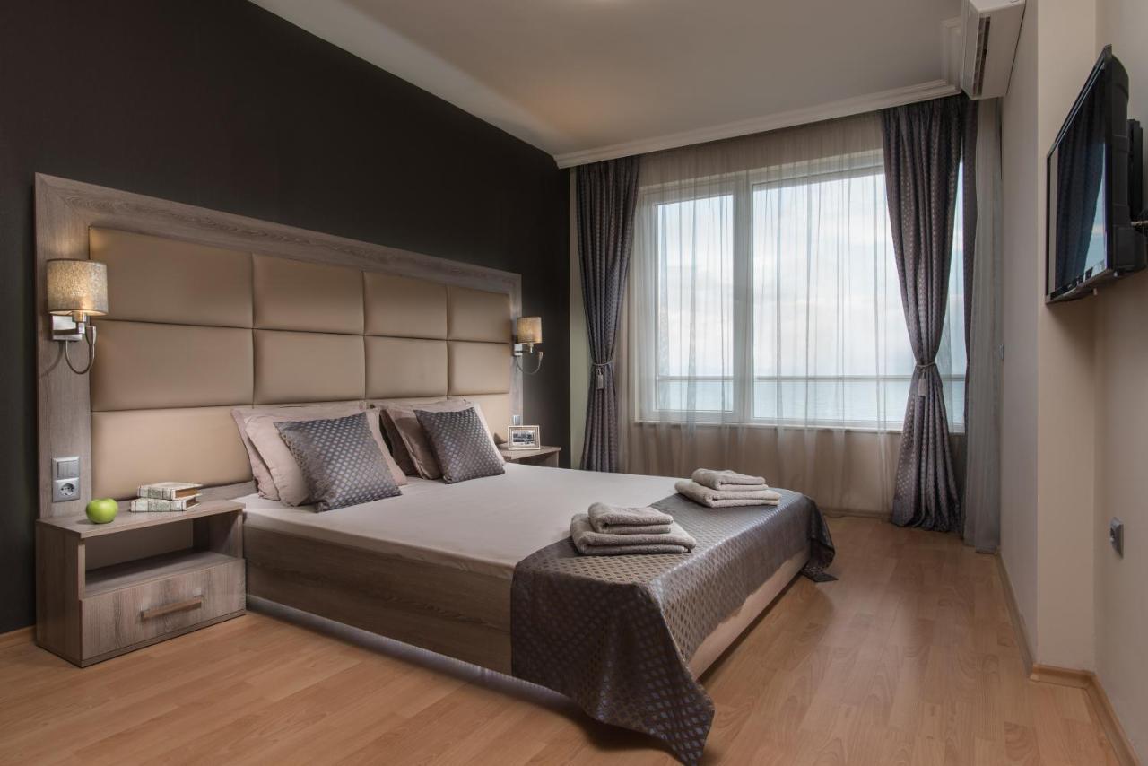 Miraggio Holiday Apartments Pomorie Exteriör bild