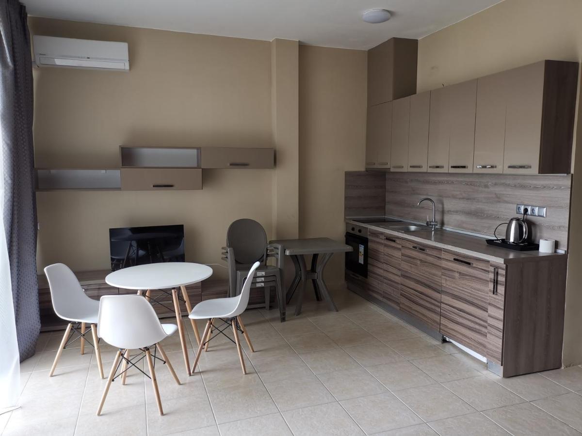 Miraggio Holiday Apartments Pomorie Exteriör bild