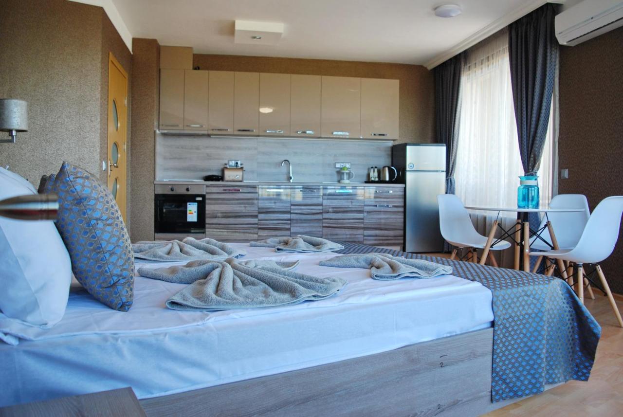 Miraggio Holiday Apartments Pomorie Exteriör bild